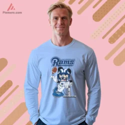 Men long sleeve in light blue with bold team graphic