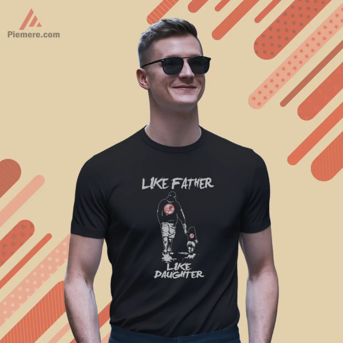 Short sleeve black tee with father and daughter Yankees graphic